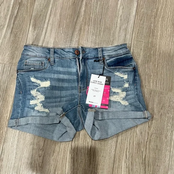 Clothing - Picture 13 of 16